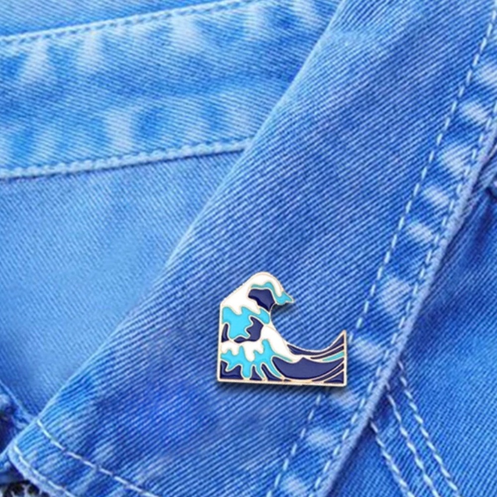 Wave Emoji Pin